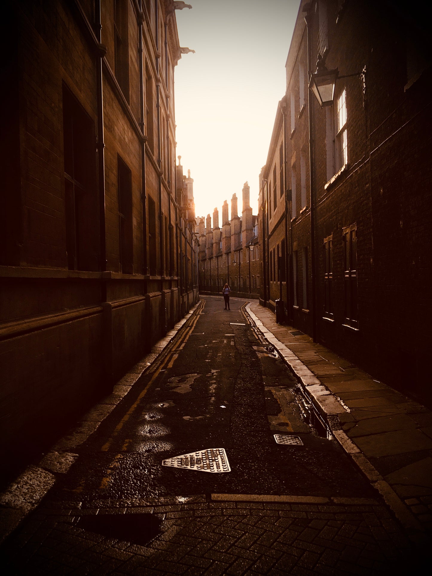 Cambridge Alleyway - A4 - framed